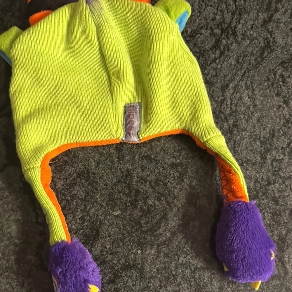 FLIPEEZ Monster Knit Hat - Green and Orange